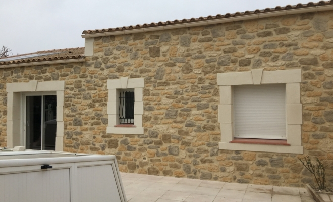 Réalisation d’une façade à la chaux en façon pierre Jacou, Lunel, La Façon d'Antoine